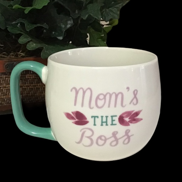 Threshold 16oz mug Mom’s the boss